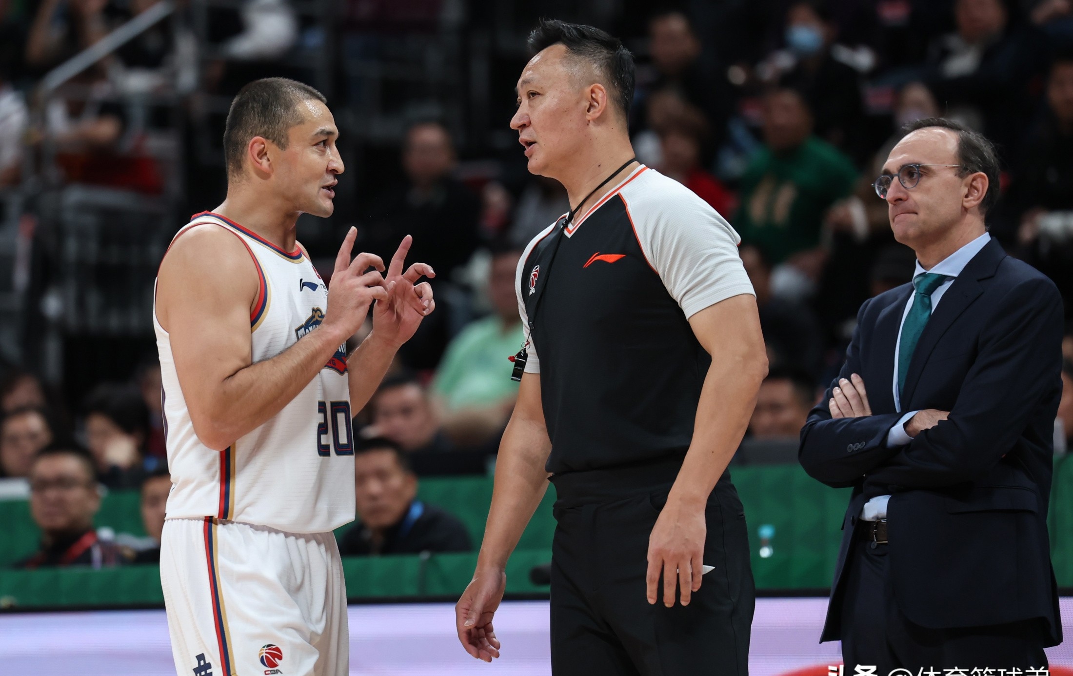 包含转会期突围战来临，辽宁本钢围绕NBA总决赛扳平良机，话题不断，球队文化再被提及的词条