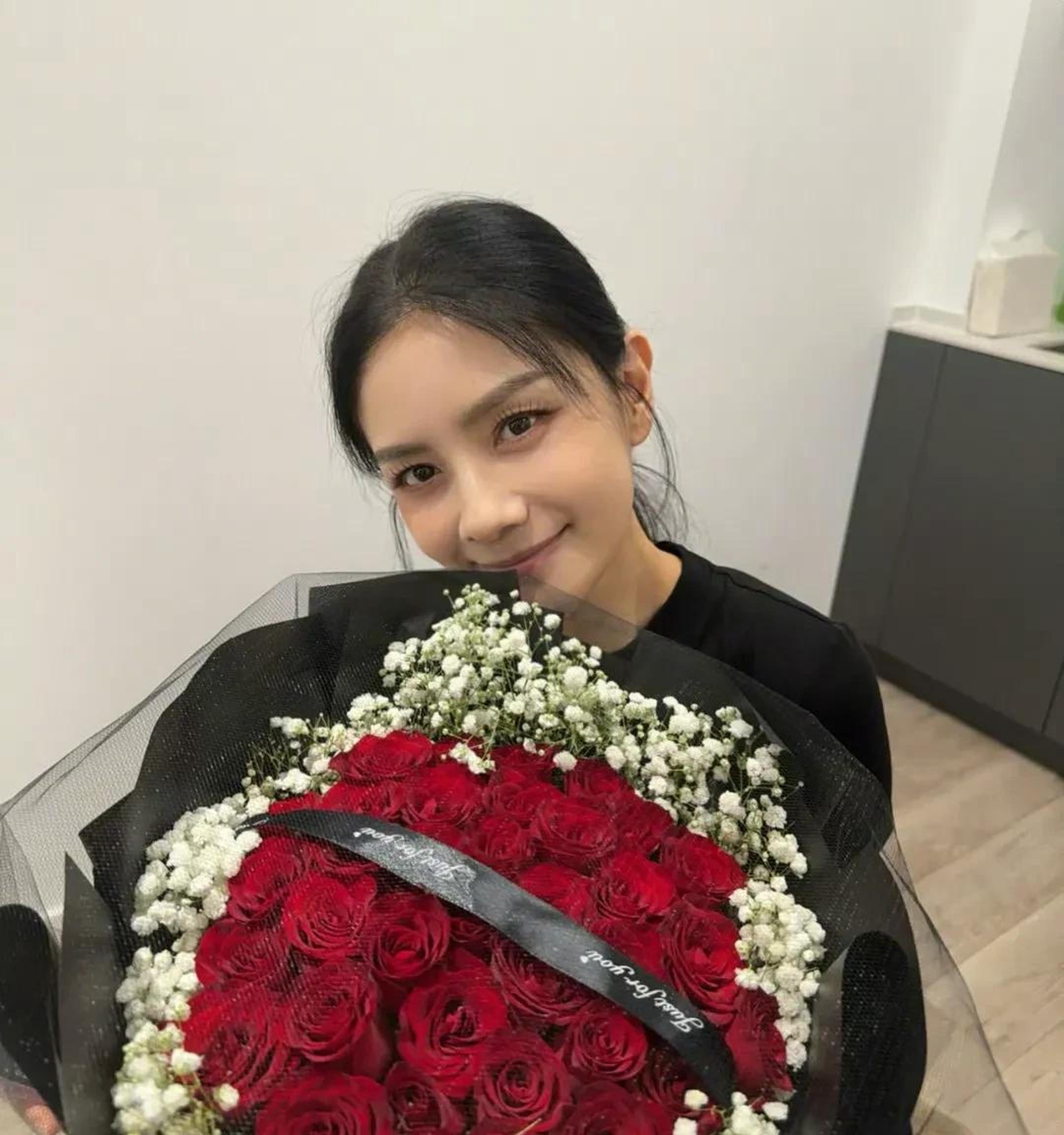 沙溢胡可结婚15周年沙溢发文庆祝胡可没有回应