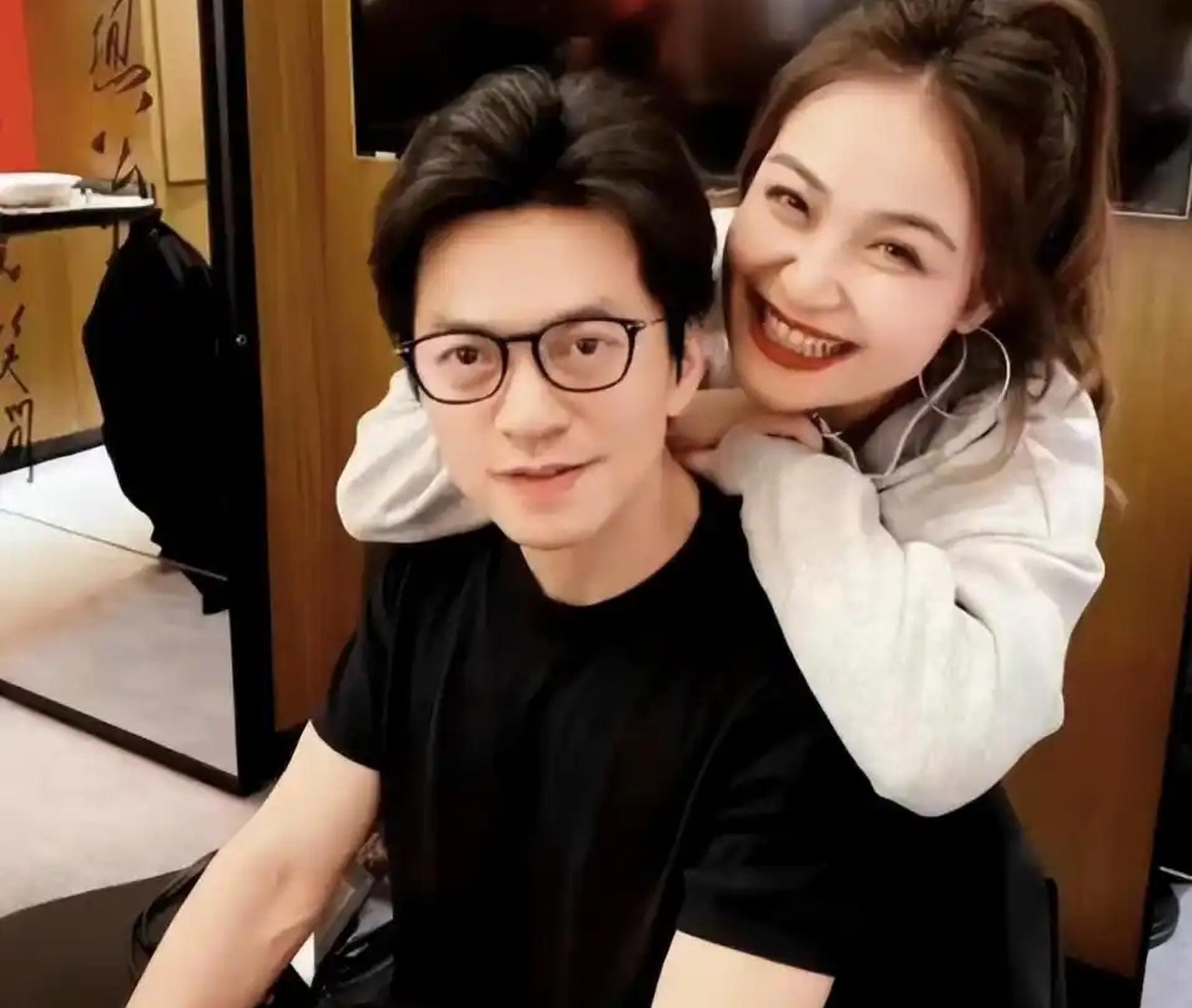 50岁的李健:结婚20年不生娃,不买房,现在怎么样了?