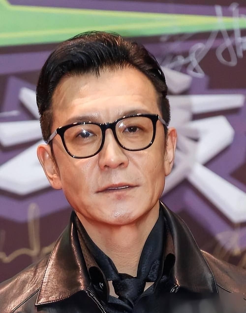 哈文护女引争议!李咏走后5年!母女活成彼此的光