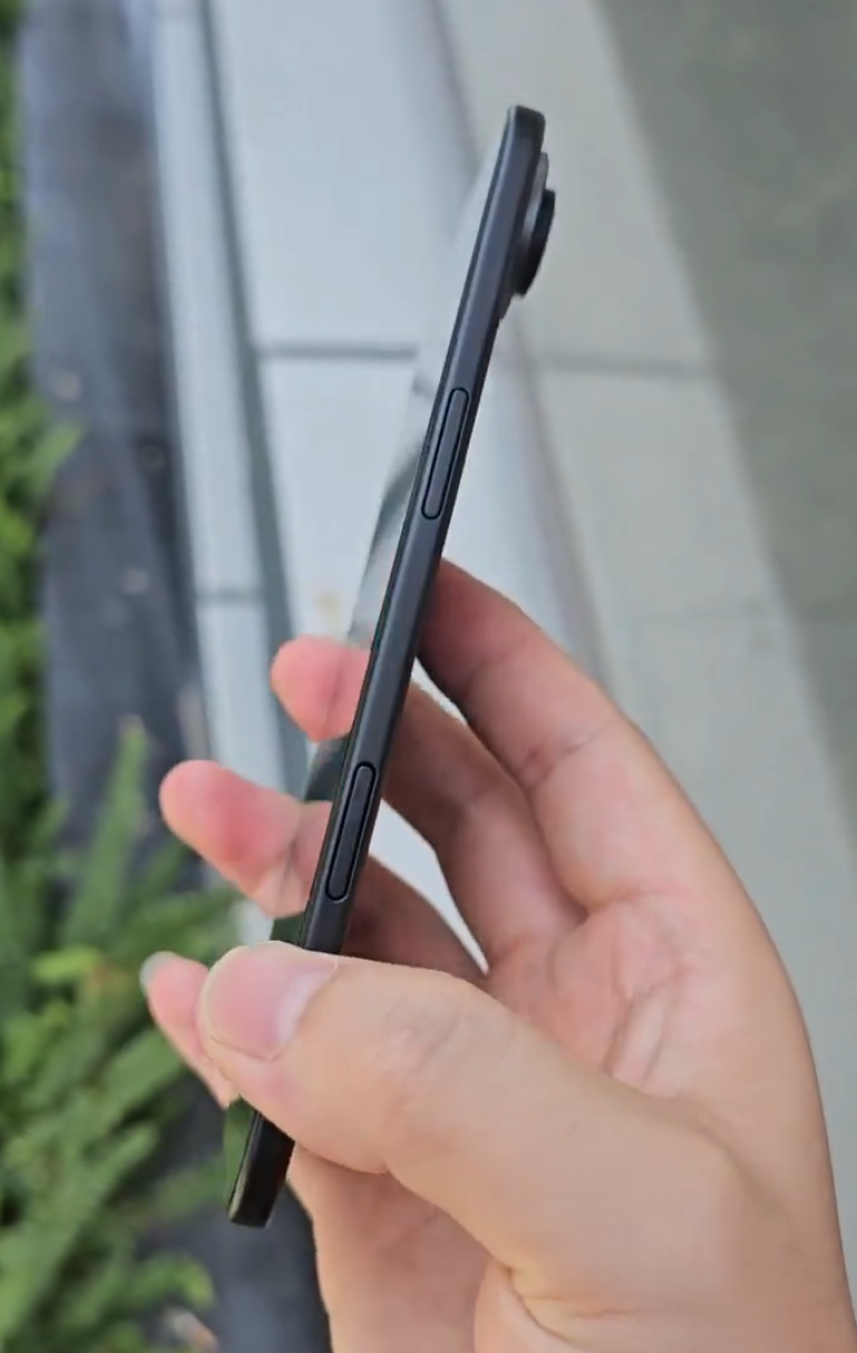 iPhone 17 Air机模上手，苹果再次引领，安卓阵营即将跟进！