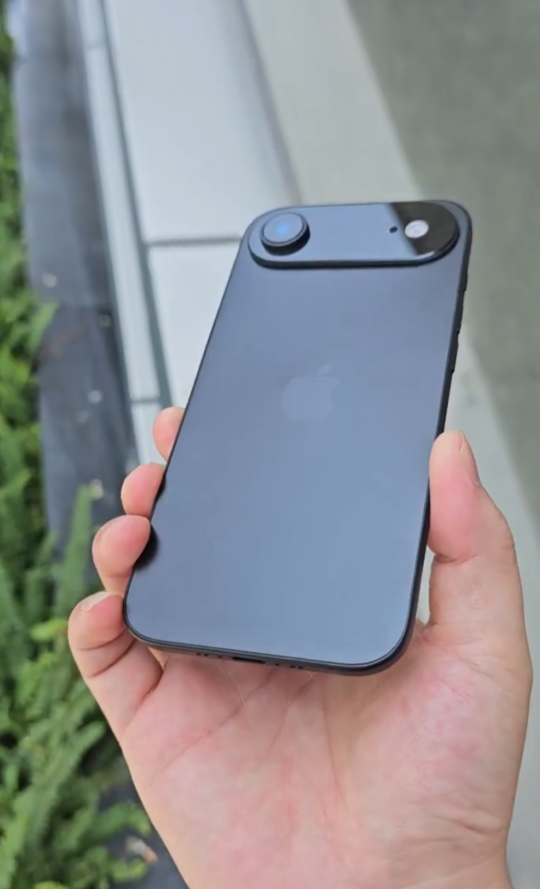 iPhone 17 Air机模上手，苹果再次引领，安卓阵营即将跟进！