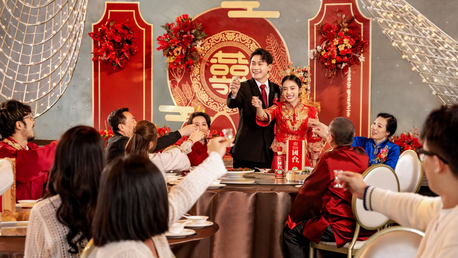 婚礼宴席上,体验酒水年份对比,这样的婚礼真有趣