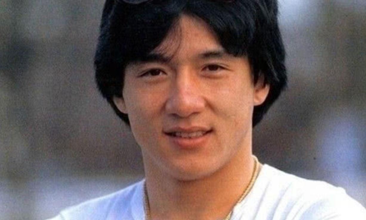 71岁成龙近况曝光！儿女反目晚年凄凉？风流债终尝苦果