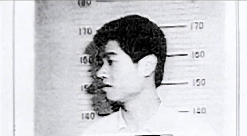 04年台湾悍匪通缉时回家给老婆庆生,与200警察枪战6小时一招逃脱