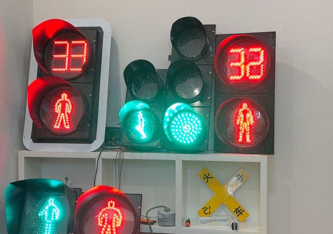 为什么一些地方取消倒计时读秒的红绿灯?有倒计时好还是没有好?