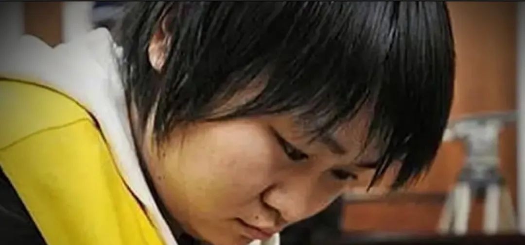 18岁少女弑杀双亲,砍坏9把菜刀,13年前河南齐萍萍案