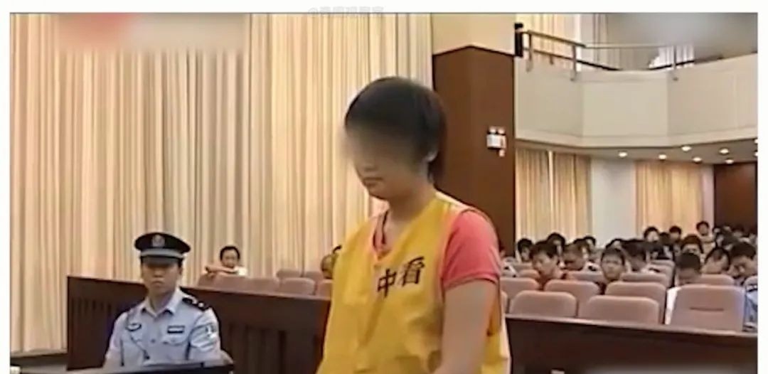 18岁少女弑杀双亲,砍坏9把菜刀,13年前河南齐萍萍案