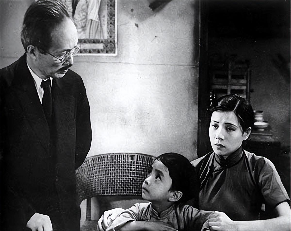 深夜回家妻子不给开门,37岁黎铿在公园徘徊片刻后,选择投湖自尽