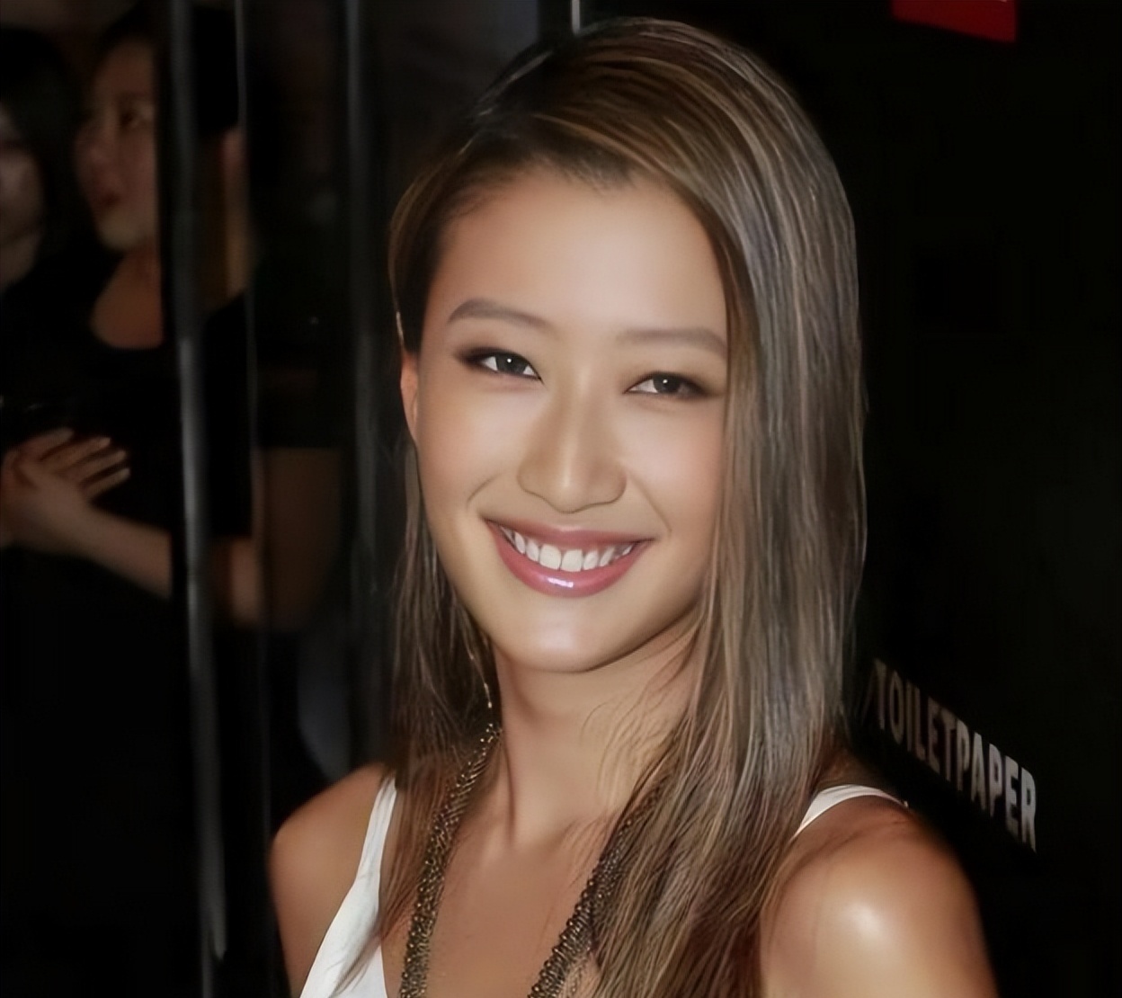 谢婷婷怀二胎,40 岁未婚再当妈,谢贤从催婚到乐当外公