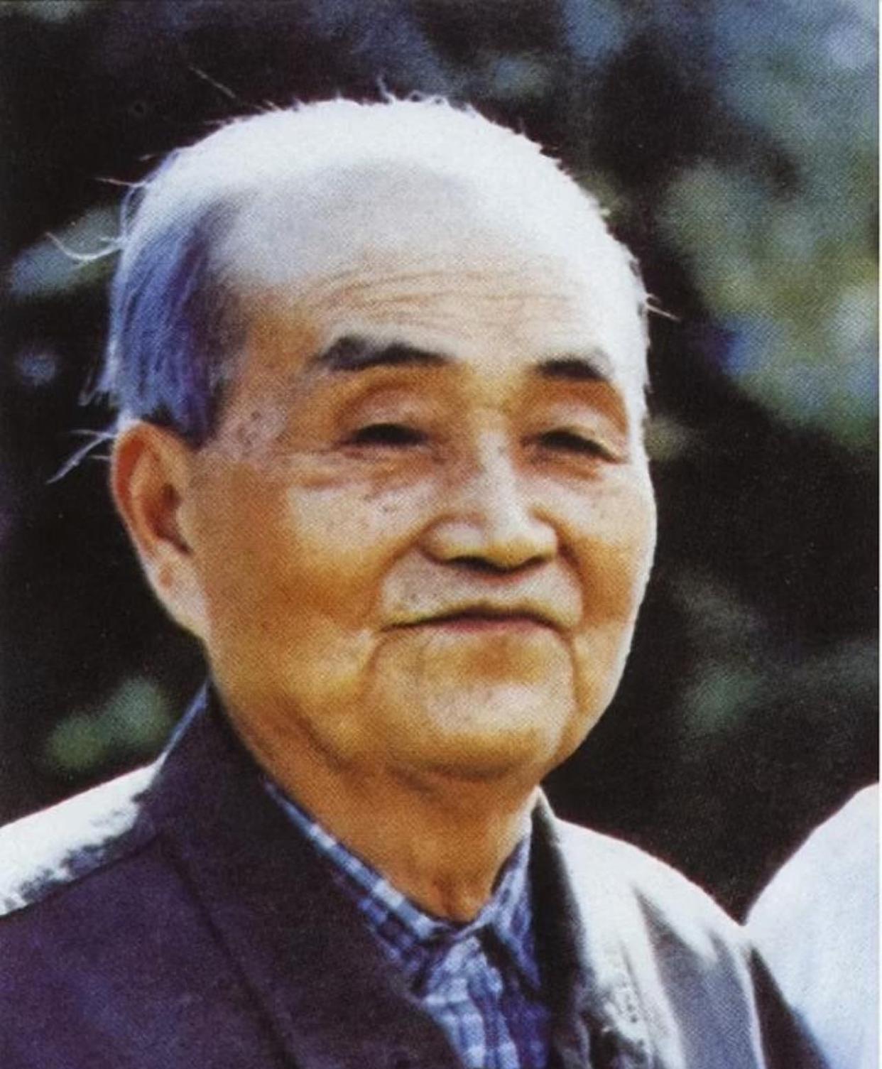 1992年胡乔木癌症扩散拉着妻子的手说我还有一个心愿未了