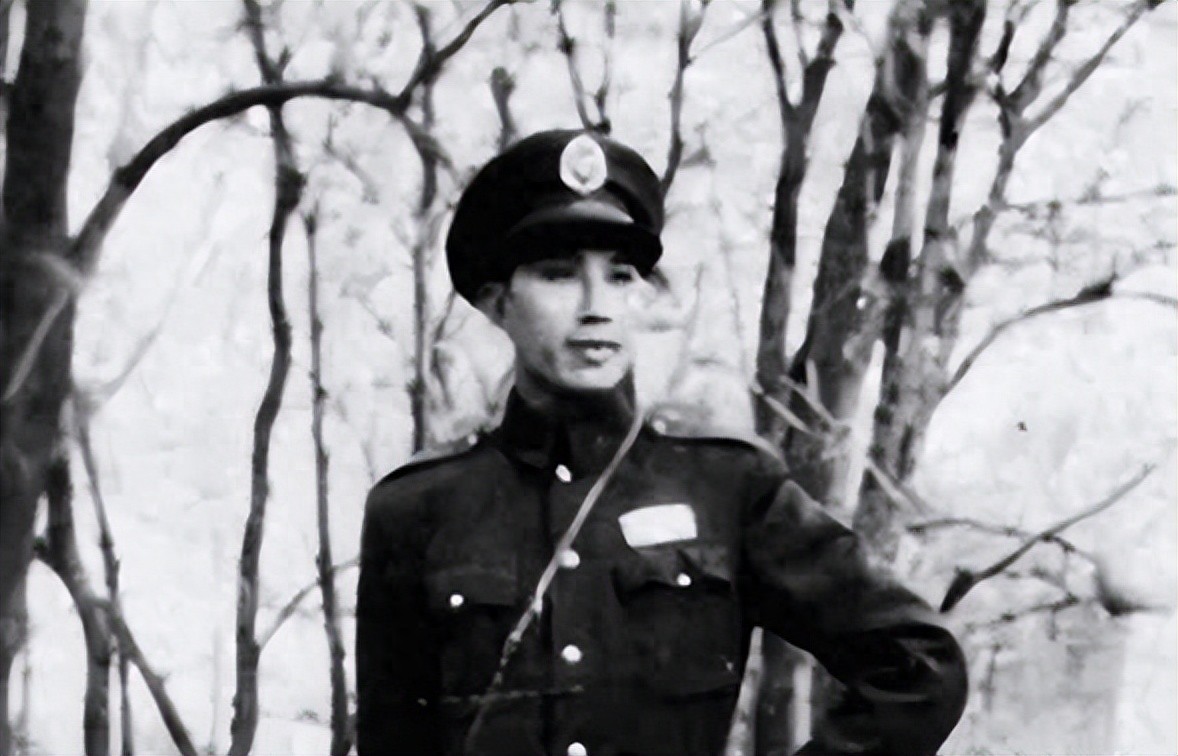 江苏黄百韬墓地:破败寒酸,毫不起眼,墓碑上几个大字引人深思