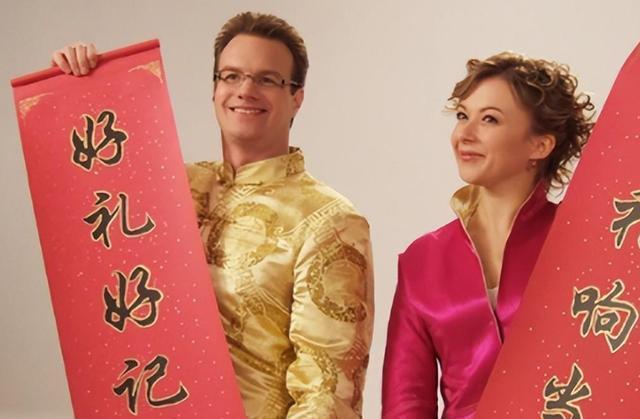 58岁大山近况,妻子原来是个重庆妹子,很漂亮