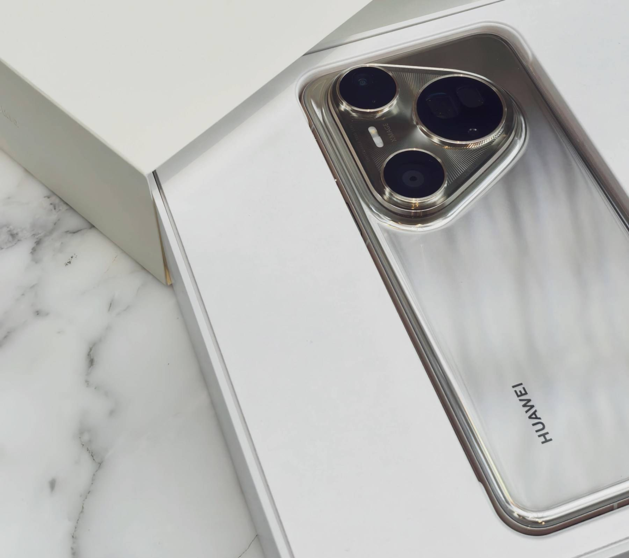 华为Pura 80系列首销遇冷，上市仅一个月，主动降价800元！