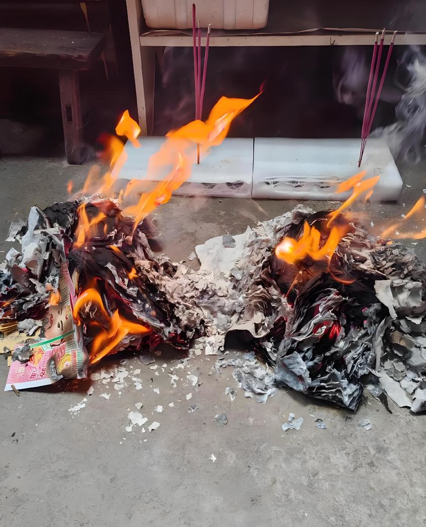 祭祀烧纸的意义:亲人转世后纸钱归向何处