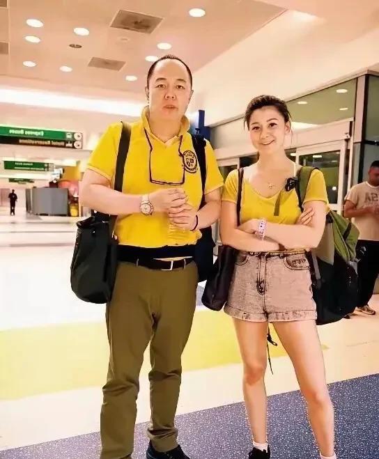 张铁林与混血女张月亮,相貌柔美,超可爱!