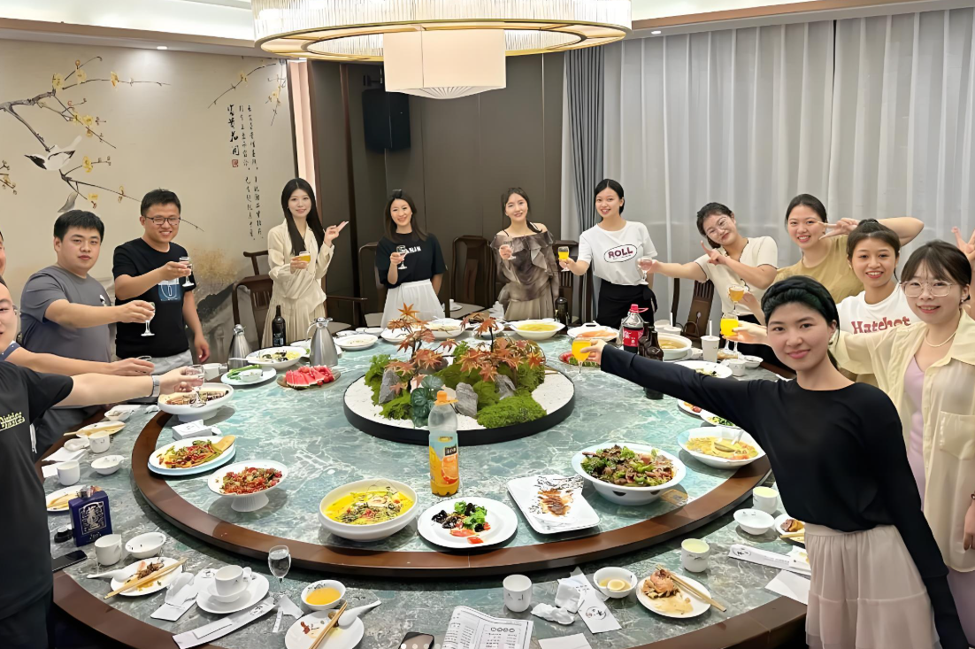 湖南同学聚会吃了18万8,请客的人付完钱走后,吃饭的同学不开心了