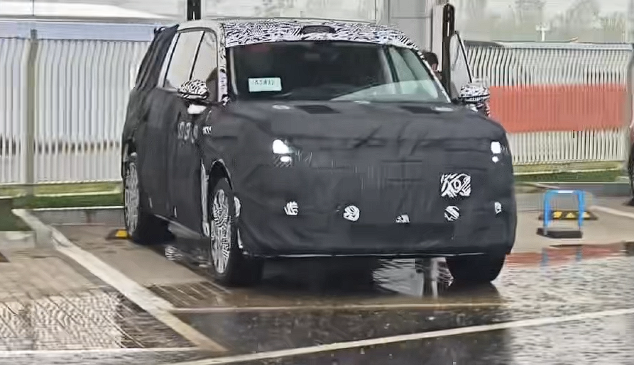 雷军“不讲武德”！第三款小米汽车曝光，增程SUV定了！