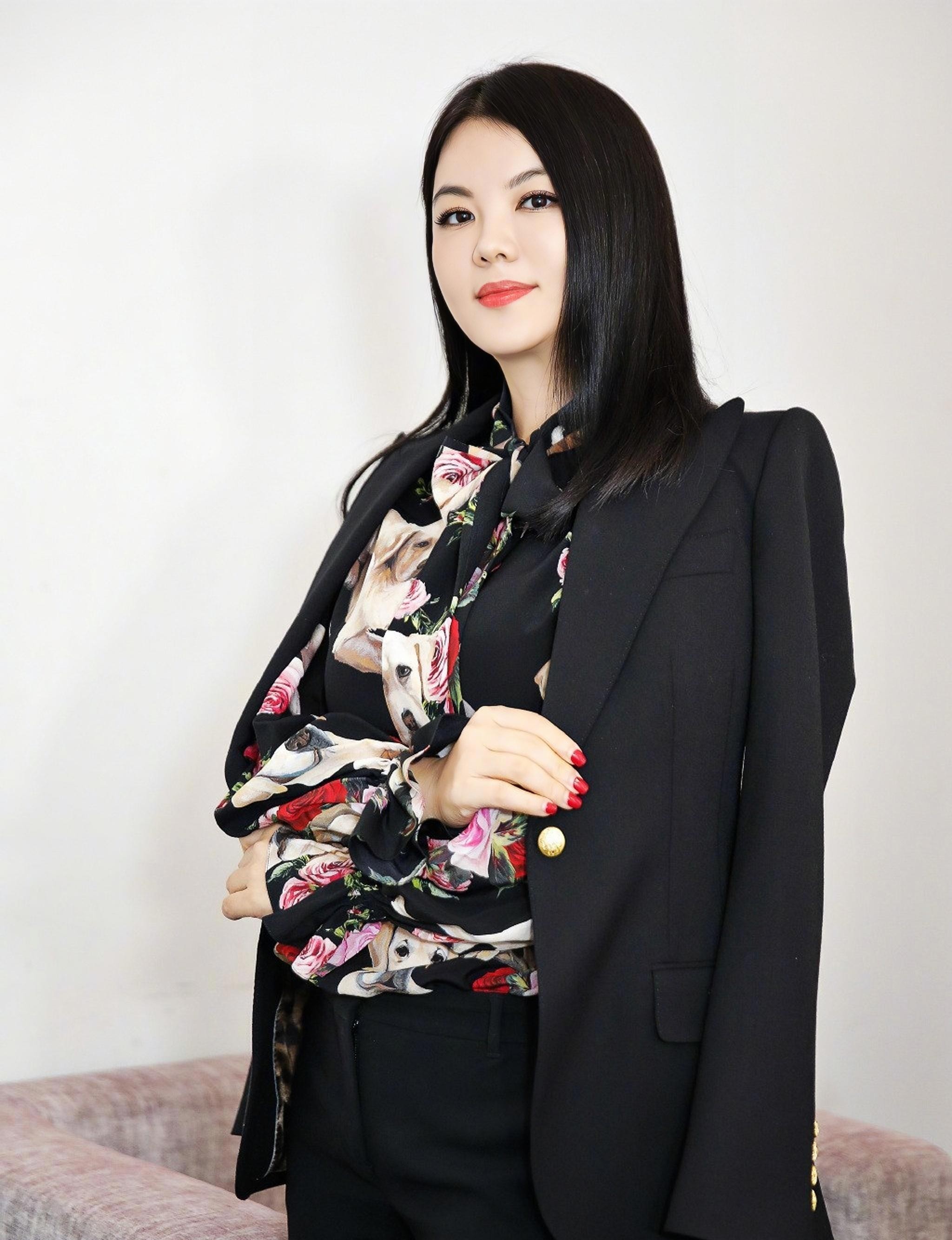 李湘女儿形象受挫十一年前已怀二胎盼王诗龄融入上层社会