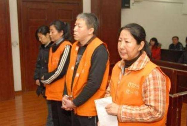 纪实:大连女"色贪"孔昊:强迫地产商陪睡,疑似包养百名小白脸