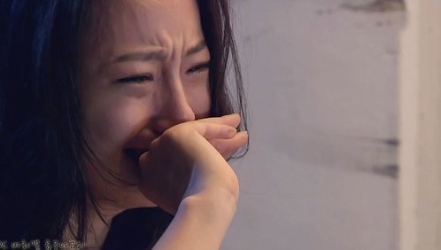 老太每月电费1700,女儿把电闸关了,隔天警方敲门:昨晚你隔壁去世了