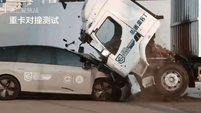 理想对撞实验“翻车”，乘龙卡车深夜发布驾驶舱龙骨安全视频回击-有驾