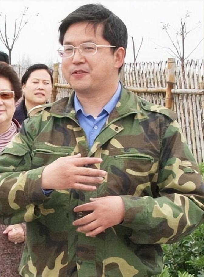 越剧名家单仰萍:曾被剧团劝退,丈夫被判刑后她现状如何?