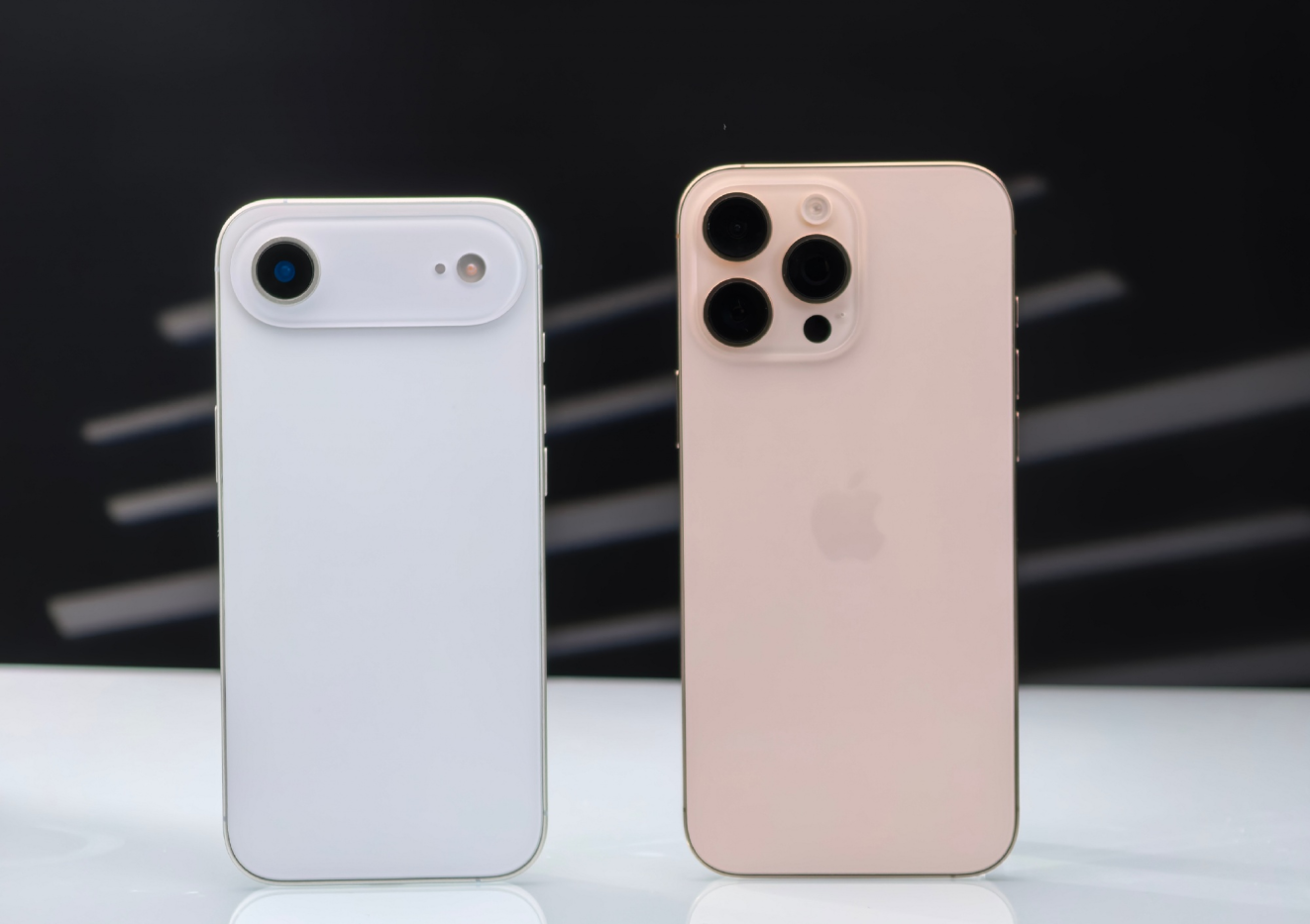 下个月，苹果要发布至少11款新品，“超薄”手机太赞了！