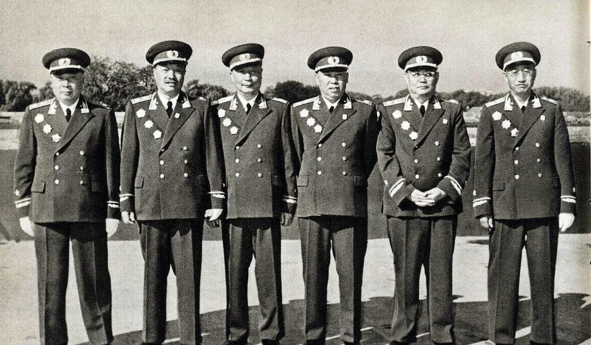 必看!十大元帅建国后的11张罕见合影,重磅亮相,珍贵无双