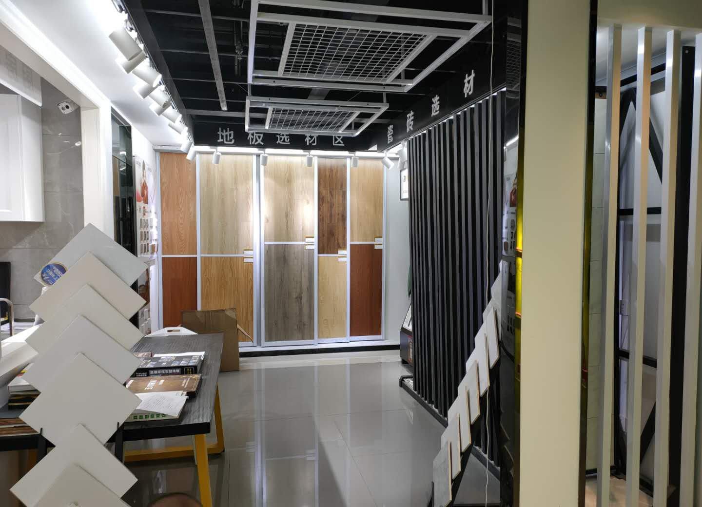 战友在我家白吃白喝6年,发达后却装不认识我,遇到事后他出现了