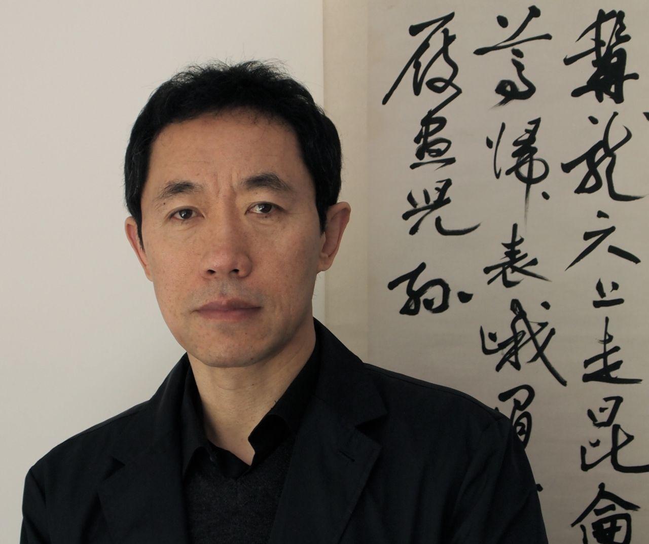 警察找张振华问钱壮飞的下落,她哭:在南京娶了小,早不管我们了