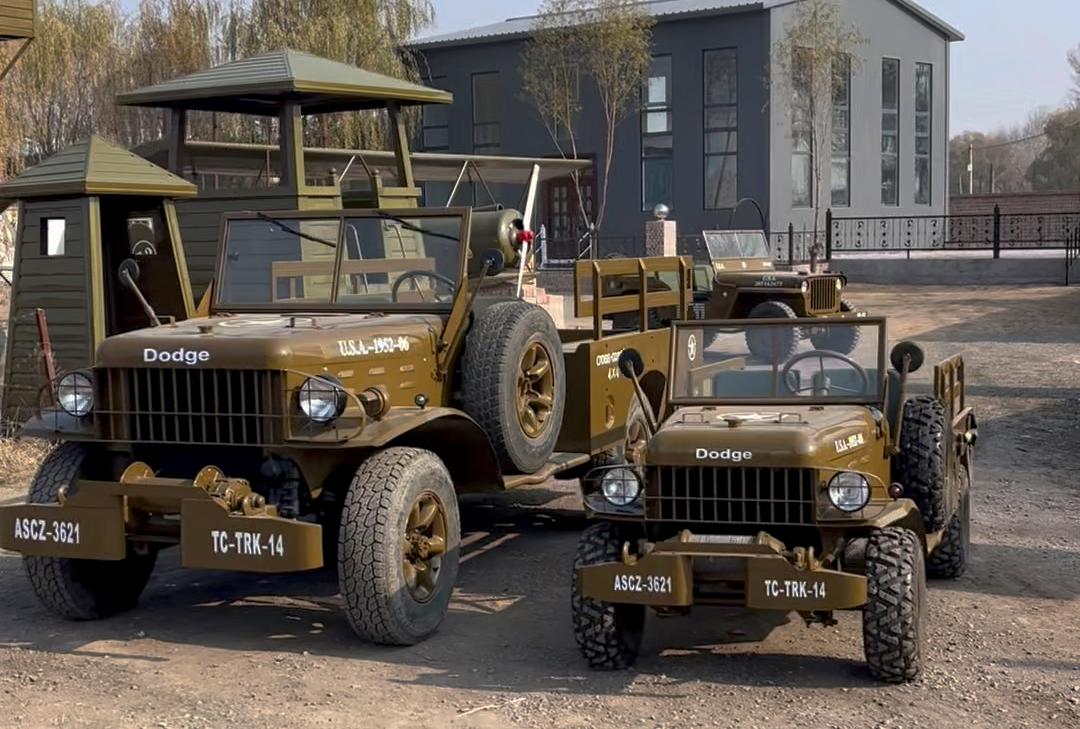 美制道奇t214军用越野车俗称中吉普,是大卡车与小吉普之间过渡车