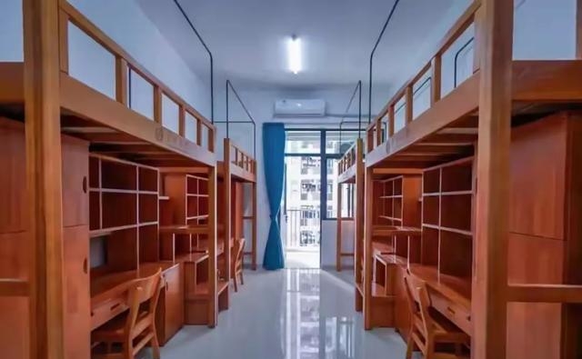 8月19日,中山大学宿舍曝光,看到配置后瞬间羡慕了