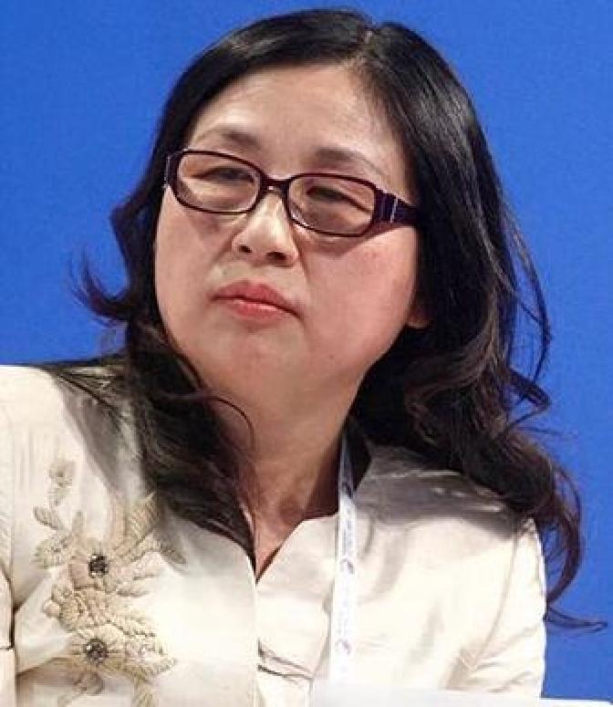 华为女皇孙亚芳:用灰度哲学,把任正非的"狼性"熬成了"人性"