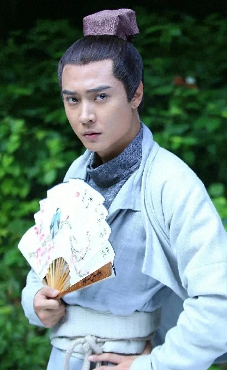 花千骨中扮演东方彧卿的演员张丹峰让我难以忘怀