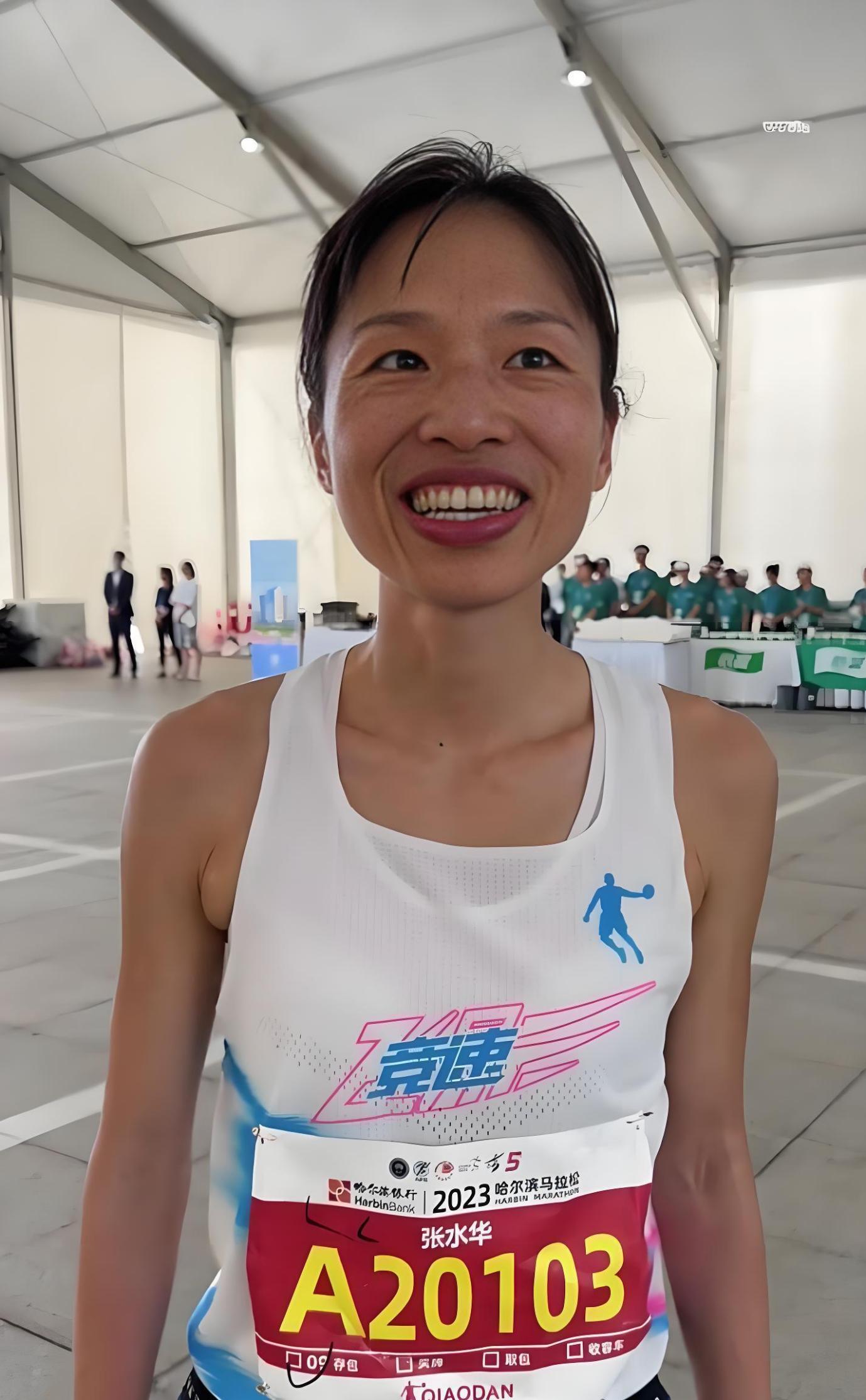 最速女护士代言361签公司一场比赛赚8万还能专心吗