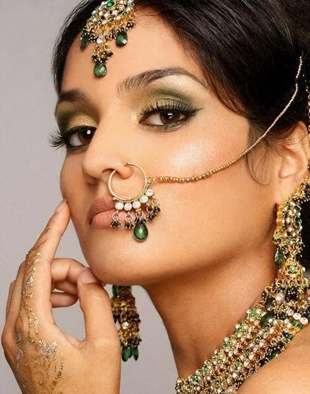 在印度,看到左边鼻子有鼻环的女性,千万不要随便搭话!