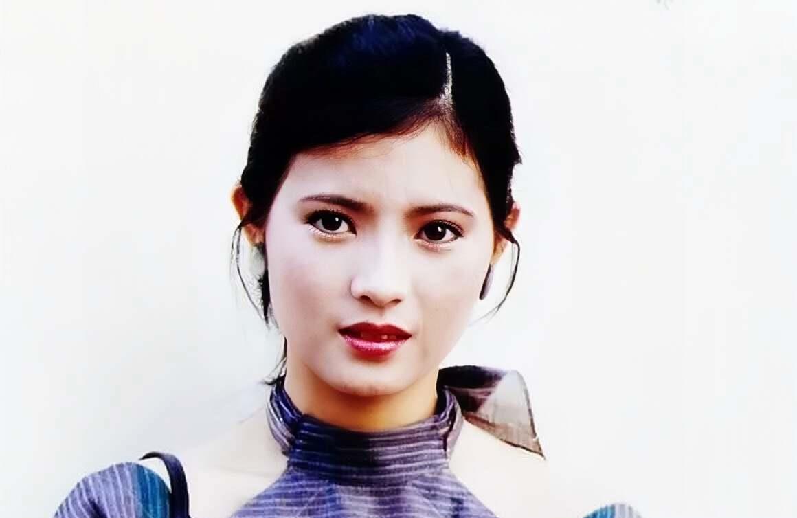 知名港星蓝洁瑛遭权势人物侵害,现场围观无人援助