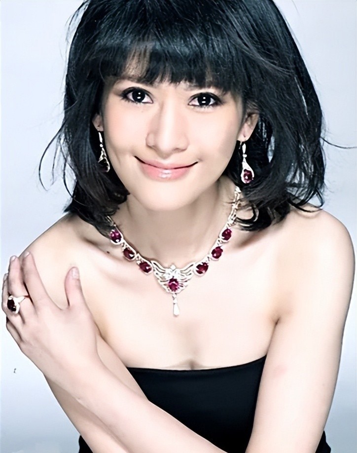 "第一美女主持"沈星风流史:夜宿冯小刚,陈红丈夫为她花掉千万