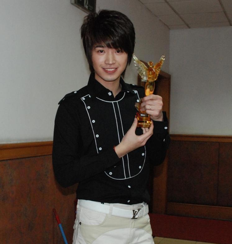 聋哑男演员宋晓波:一岁高烧致聋,29岁迎娶哑模特,女儿健康正常