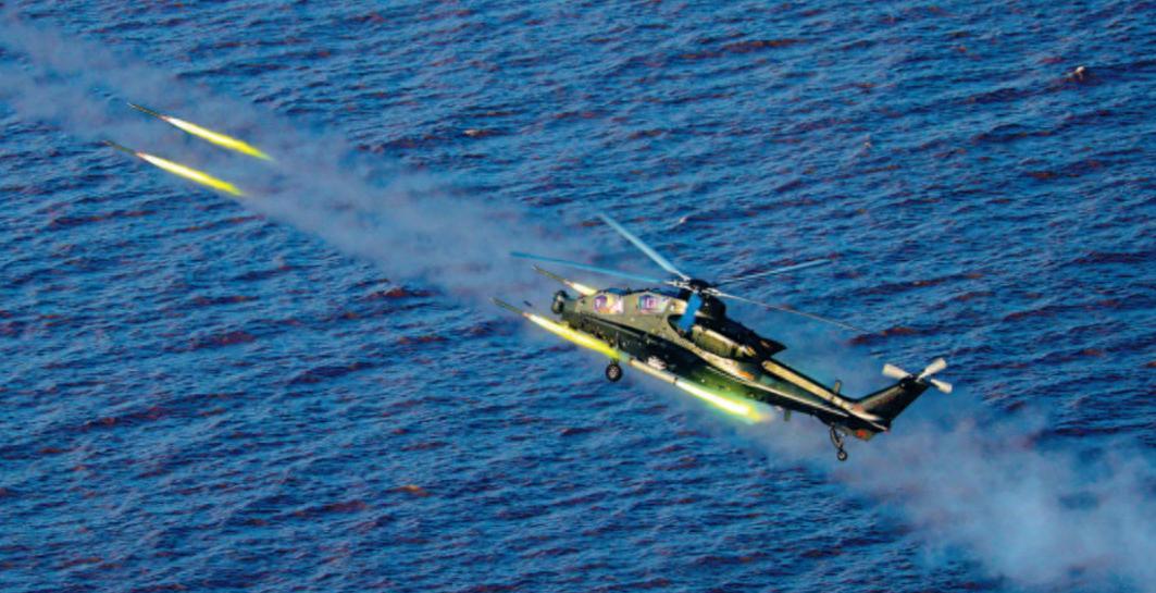 罕见场面!英美舰队在台海激烈对峙,我军武直10低飞1100米应战