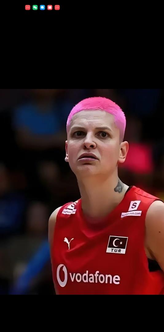 排球女神成长记:从清纯少女到赛场巨星,卡拉库尔特的蜕变之路