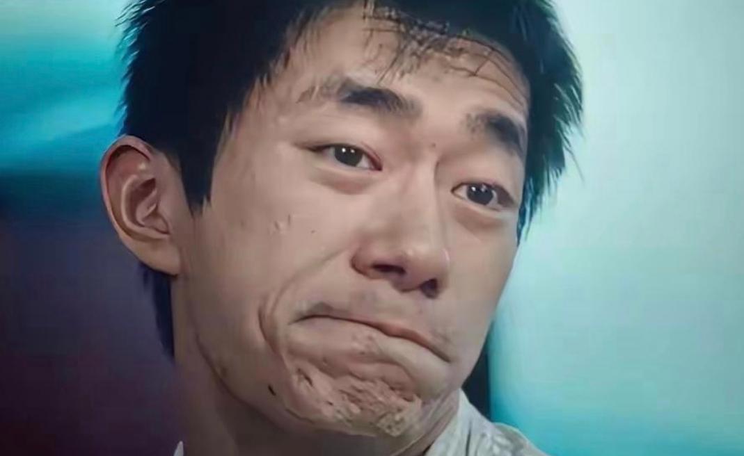 彻底不装了?易烊千玺直播"甩脸子"出道12年在这一刻凉凉了