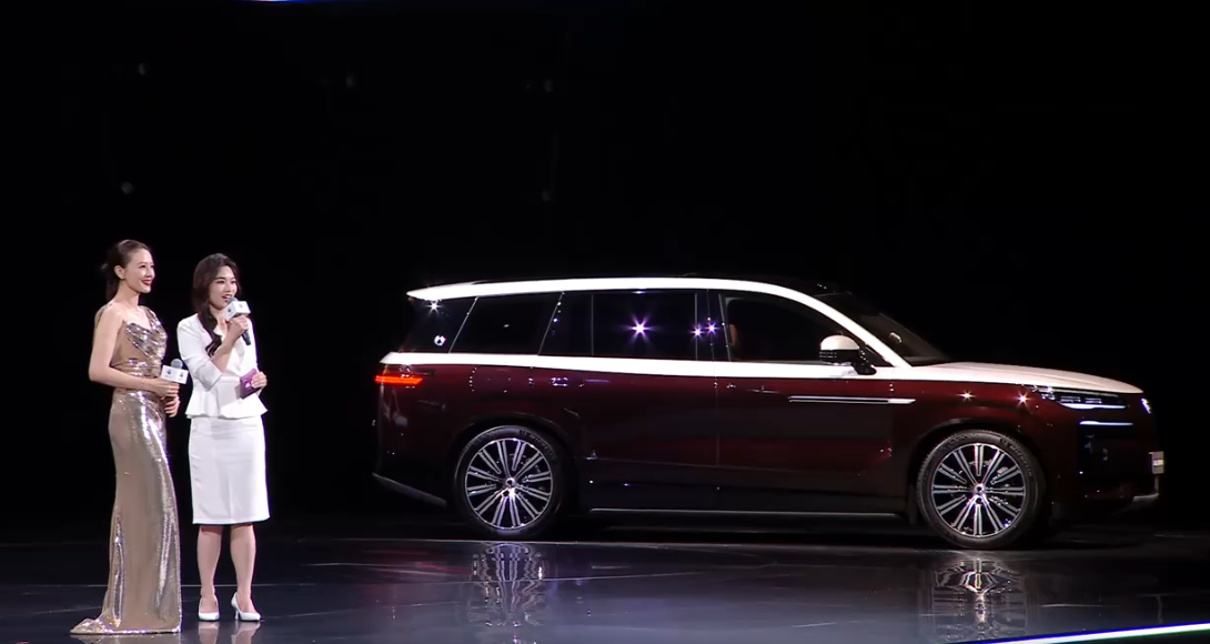 比亚迪邀请“女神”代言,高圆圆开上腾势N9,果然够豪华!