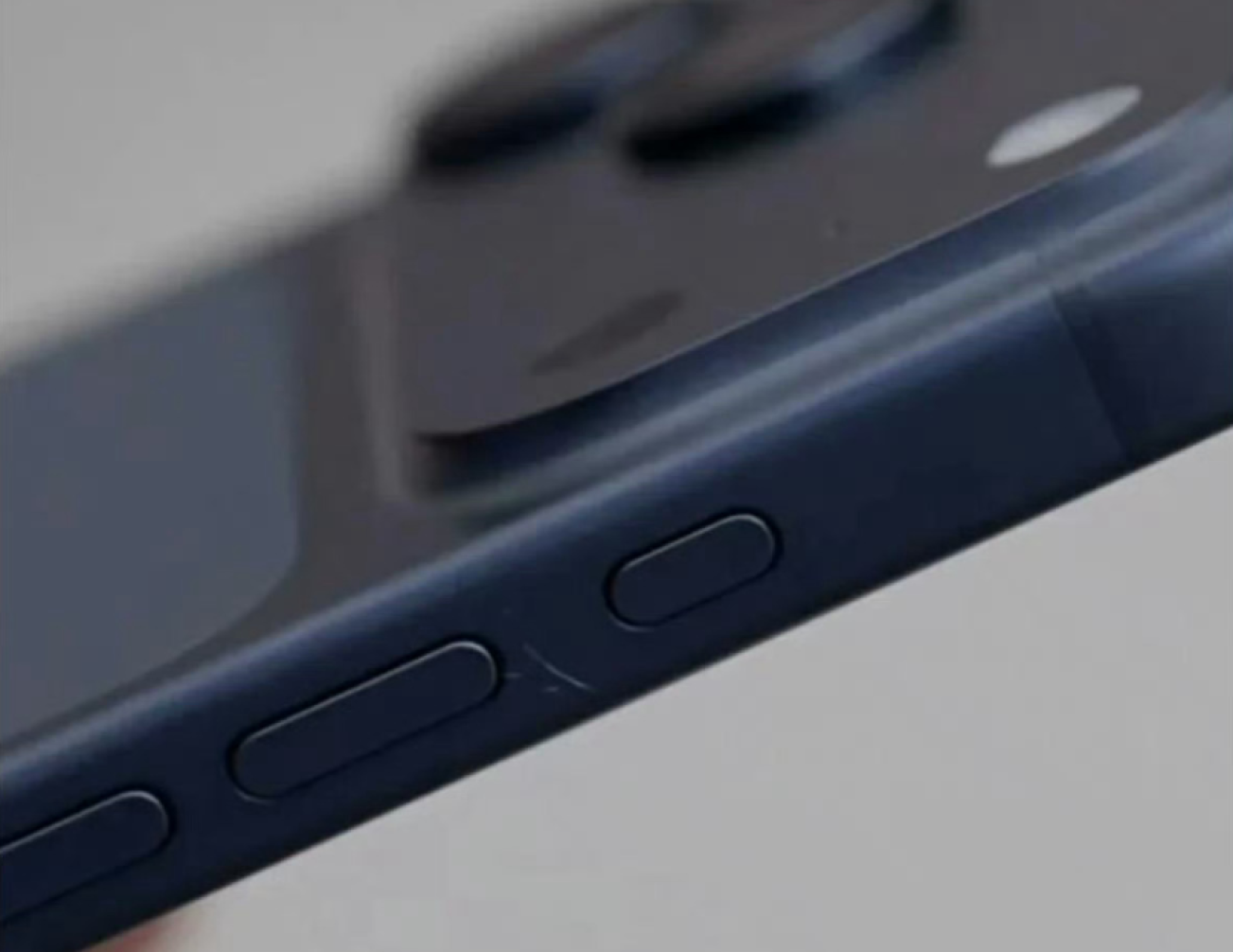 iPhone 17“出师不利”,首销槽点太多,黄牛都不愿意收!