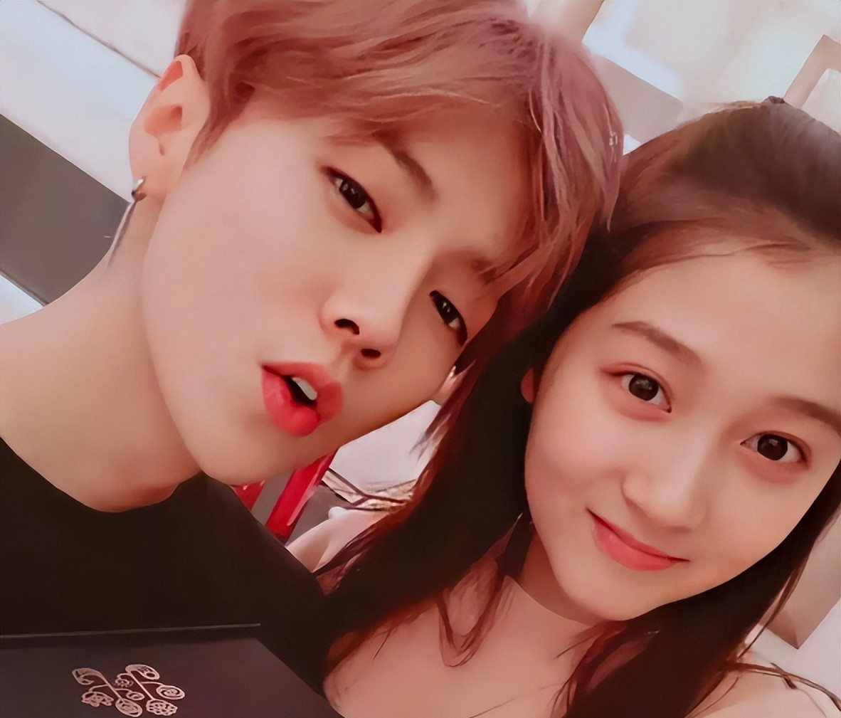 去日本坐月子算啥?关晓彤鹿晗分手传闻层出不穷,越传越荒唐