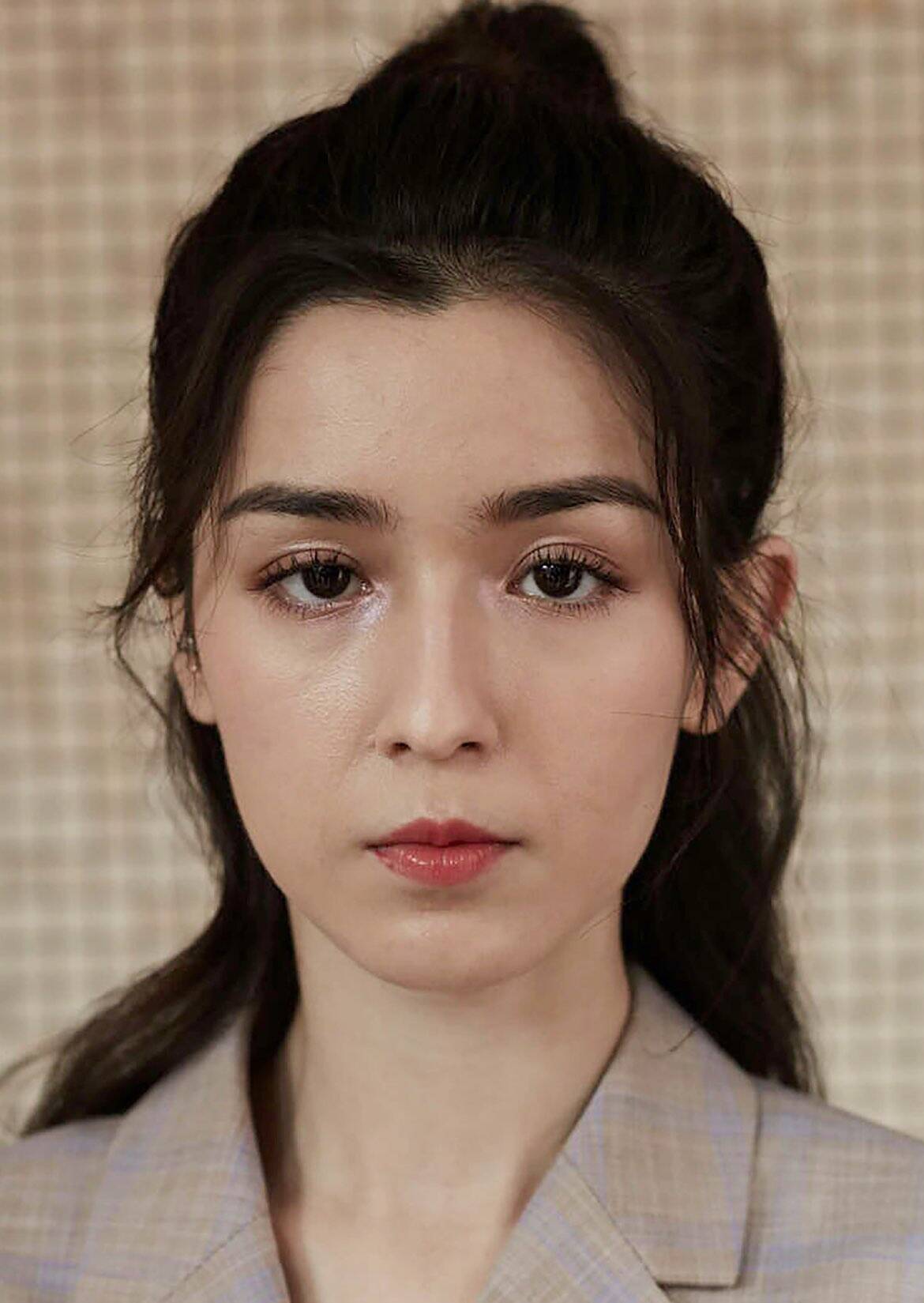 难怪都说新疆的特产是美女哈妮克孜的生图太惊艳了