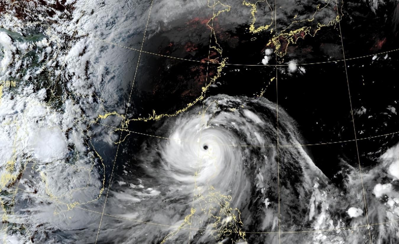 超强台风桦加沙狂袭珠江口,70公里巨型风眼震撼太空,科学家惊呼末日