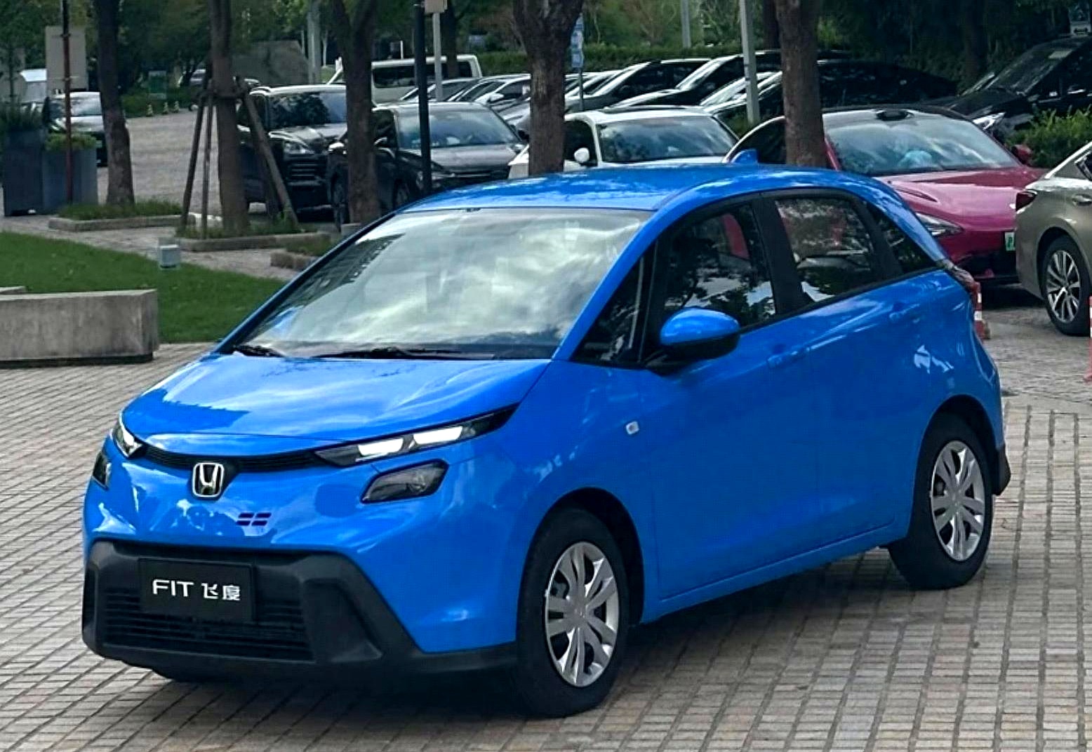 新款飞度实车曝光,前脸大变样,1.5升动力加持