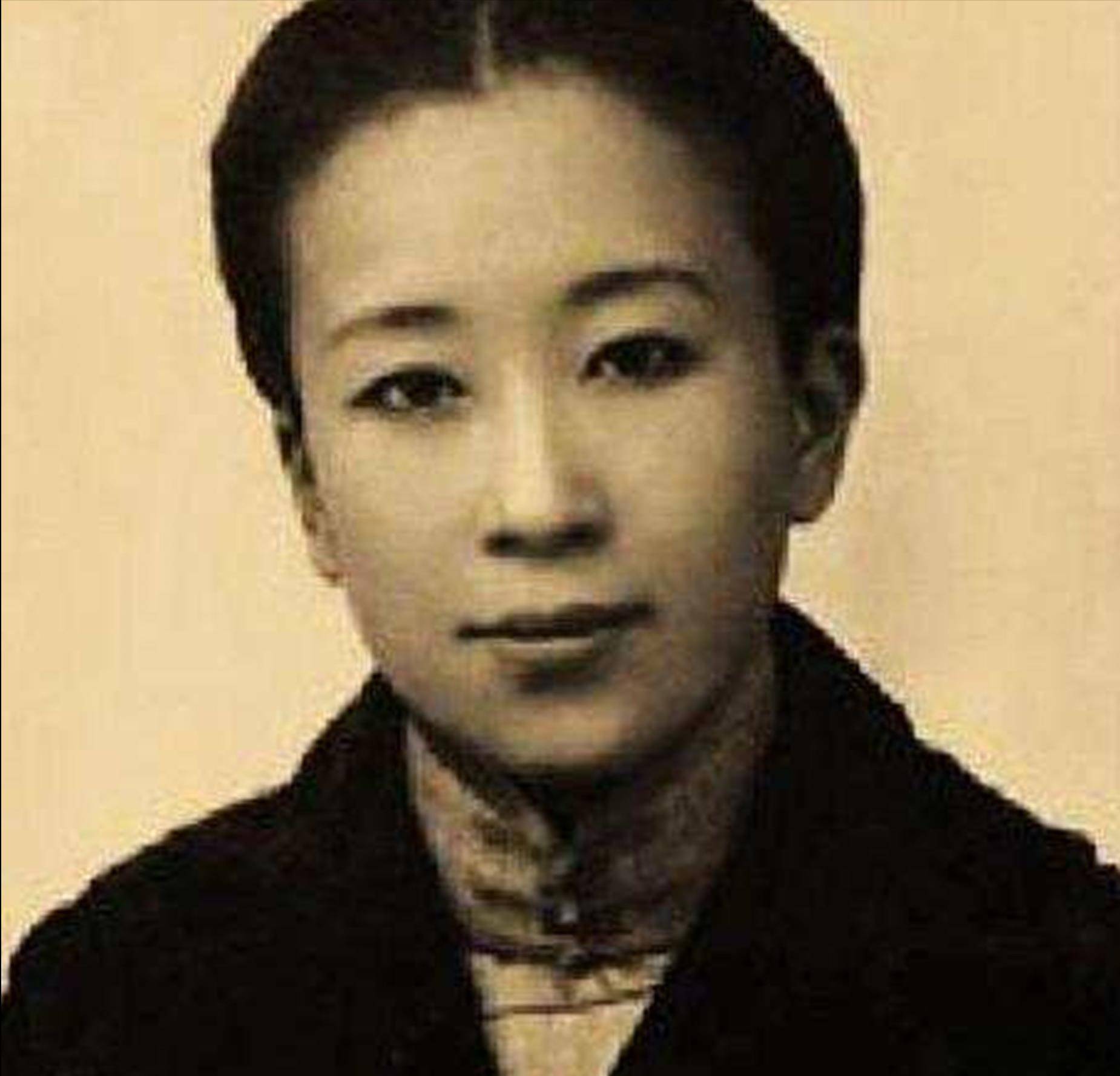 川岛芳子被抓时形如枯槽,军统特工一看就明白:哪里是什么美女间谍